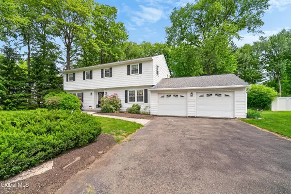 77 Huntersfield Road, Bethlehem, NY 12054