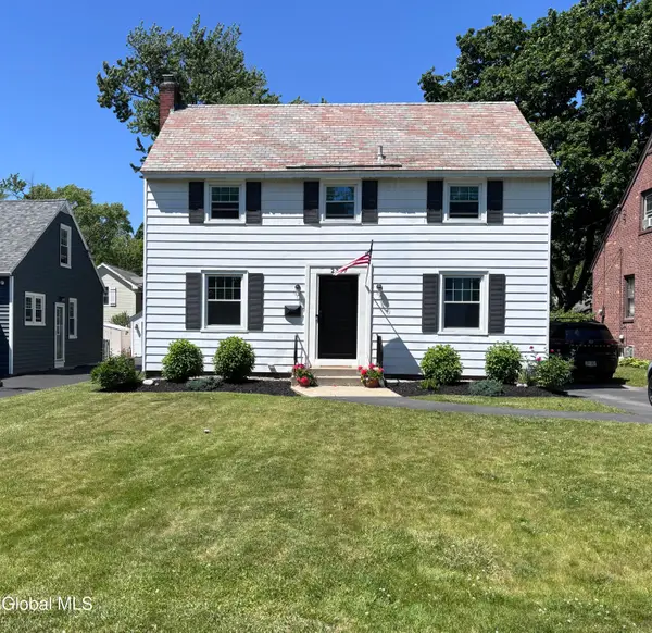 2317 Barcelona Road, Niskayuna, NY 12309