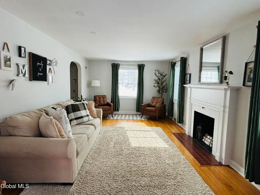 2317 Barcelona Road, Niskayuna, NY 12309 - #3