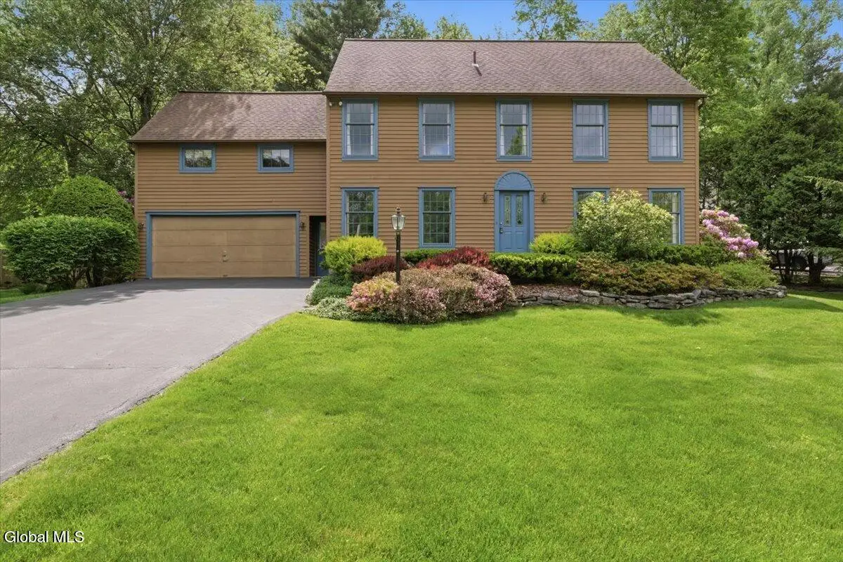 908 Mohegan Road, Niskayuna, NY 12309 - #1