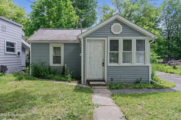 28 Lake Avenue, Nassau, NY 12123