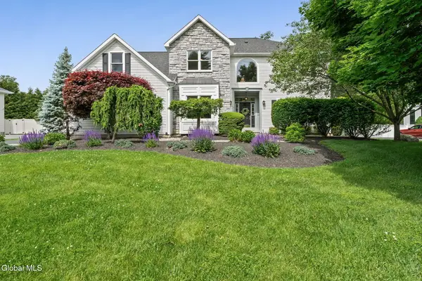 229 Menlo Park Road, Niskayuna, NY 12309