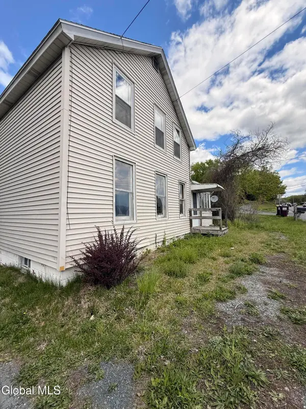 1091 Hoosick Road, Brunswick, NY 12180