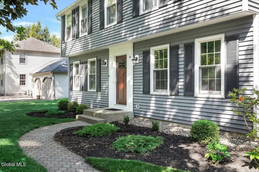 16 Longwood Drive, Bethlehem, NY 12054 - #2