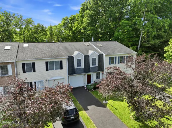11 Bridgewood Lane, Watervliet, NY 12189