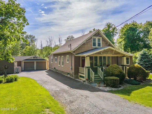 775 St Davids Lane, Niskayuna, NY 12309