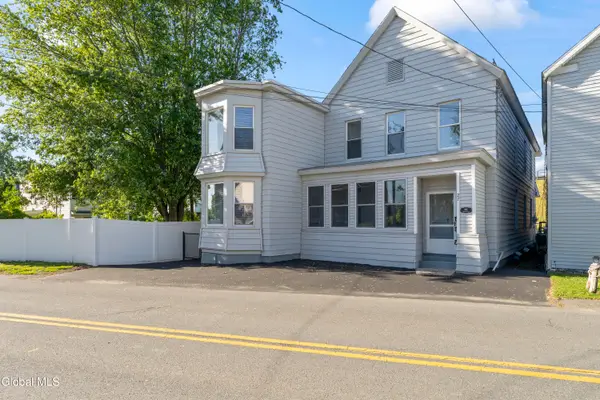 27 Mohawk Avenue, Waterford, NY 12188
