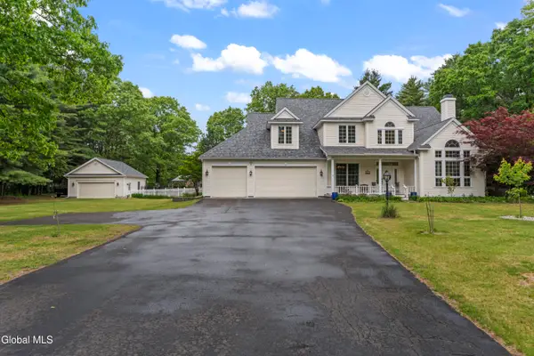 31 Briarhurst Drive, Moreau, NY 12831