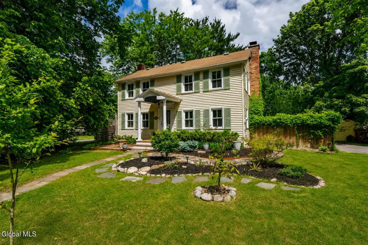 201 Kenwood Avenue, Bethlehem, NY 12054 - #1