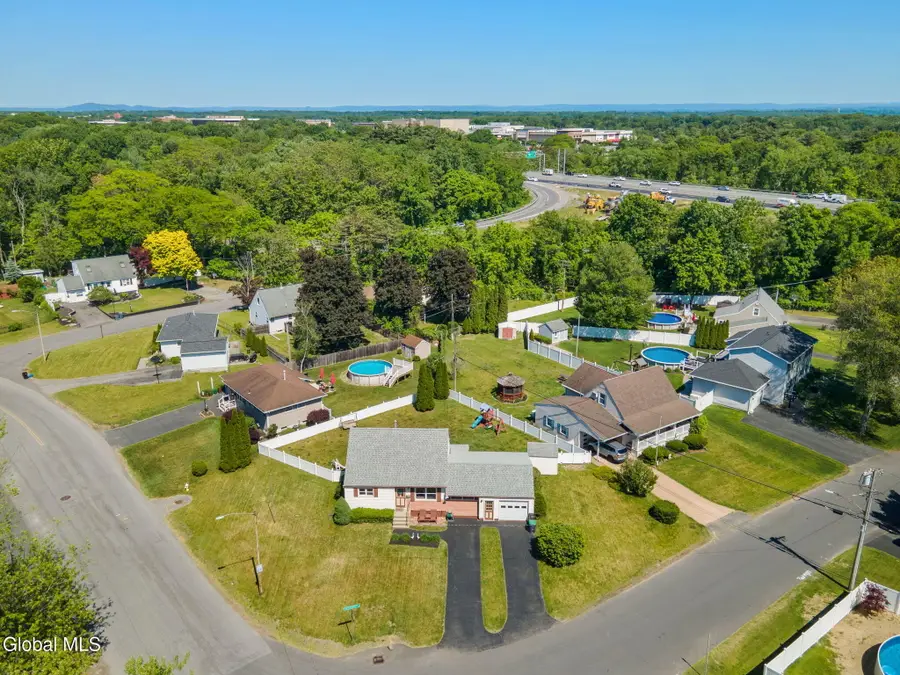 10 Tanglewood Road, Colonie, NY 12205 - #3