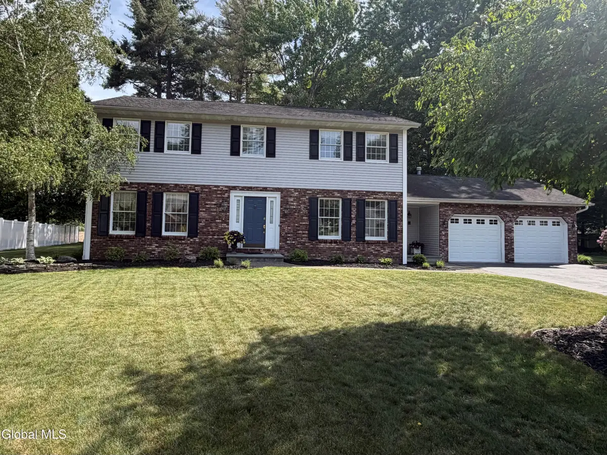 3061 New Williamsburg Drive, Schenectady, NY 12303 - #1
