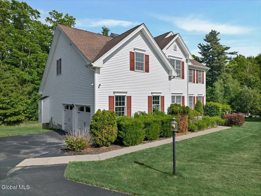 15 Foxhound Circle, Halfmoon, NY 12118 - #3