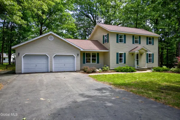 30 Oak View Drive, Moreau, NY 12828