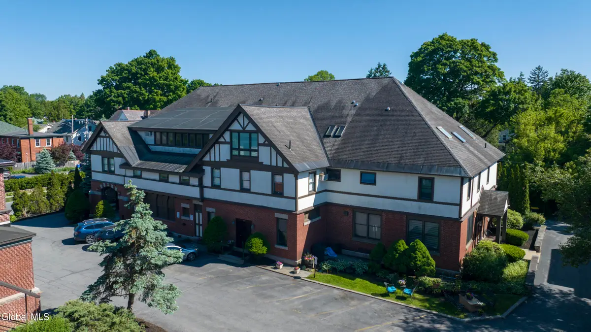 37 Clark Street #APT 4, Saratoga Springs, NY 12866 - #1
