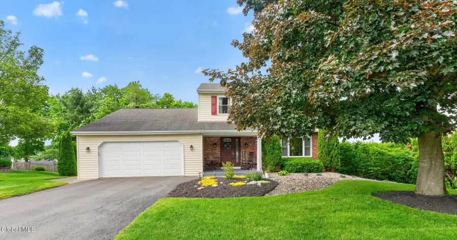 19 Debbie Marie Court, Colonie, NY 12309 - #2