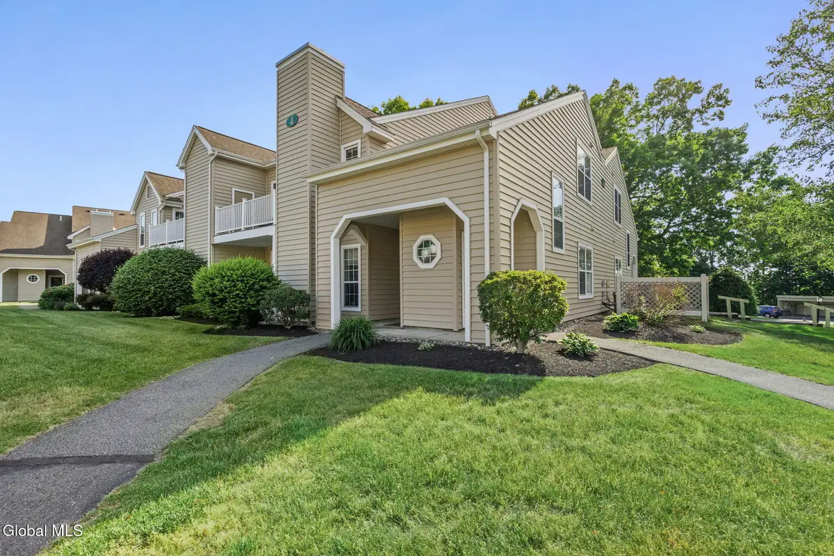 422 Hampton Place Boulevard, North Greenbush, NY 12180 - #1