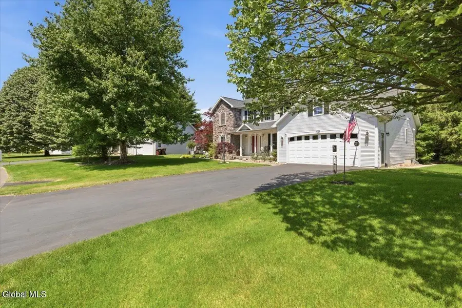 48 Egmont Court, Bethlehem, NY 12054 - #2