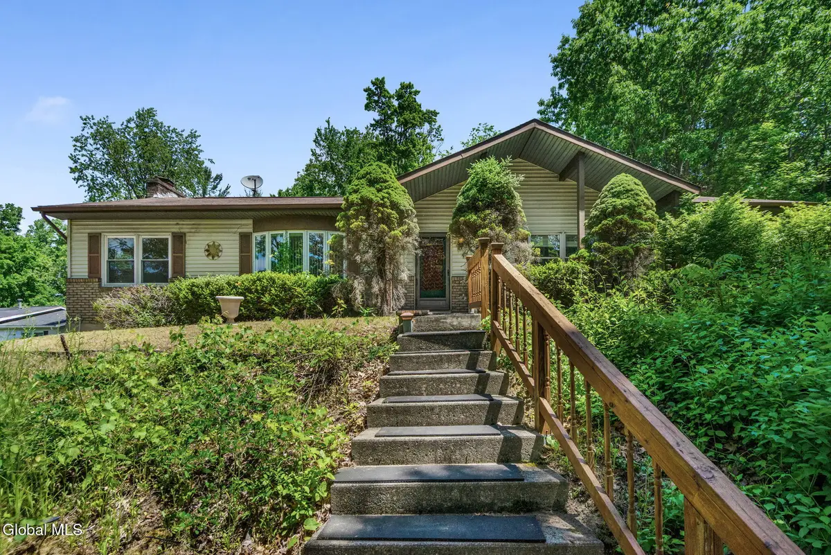 17 Huntington Parkway, Country Knolls, NY 12019 - #1