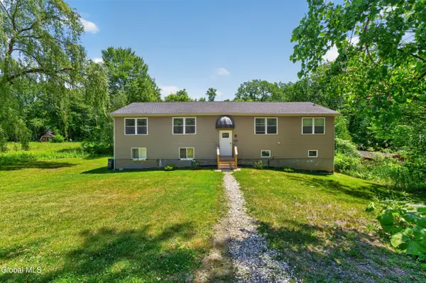 106 Dunsbach Road, Halfmoon, NY 12065