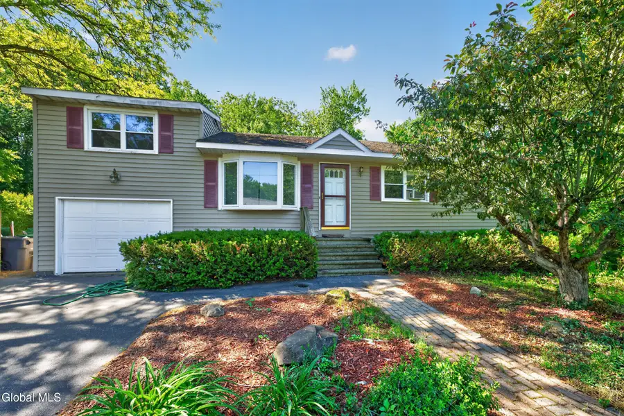 9 Chesebro Drive, Colonie, NY 12309 - #2