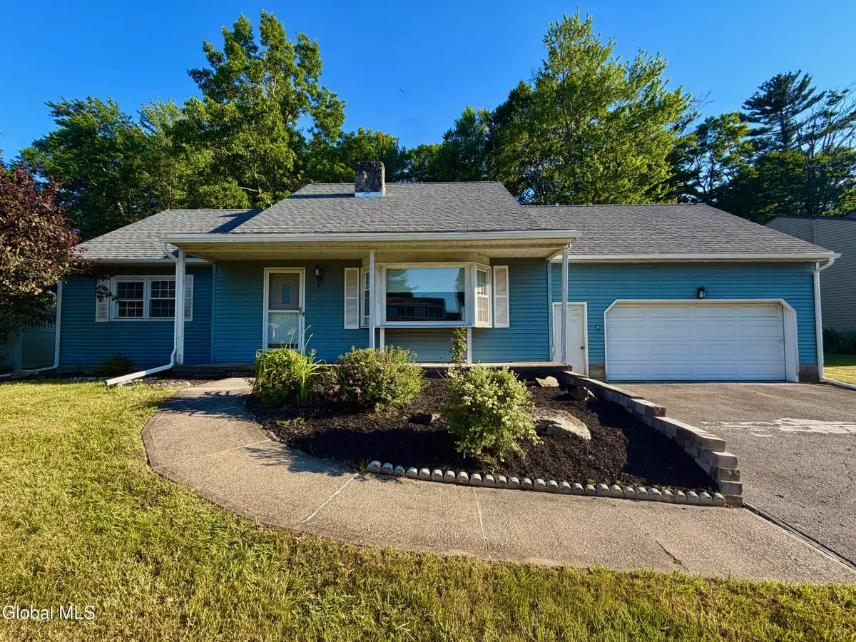31 Laura Drive, Colonie, NY 12110 - #1
