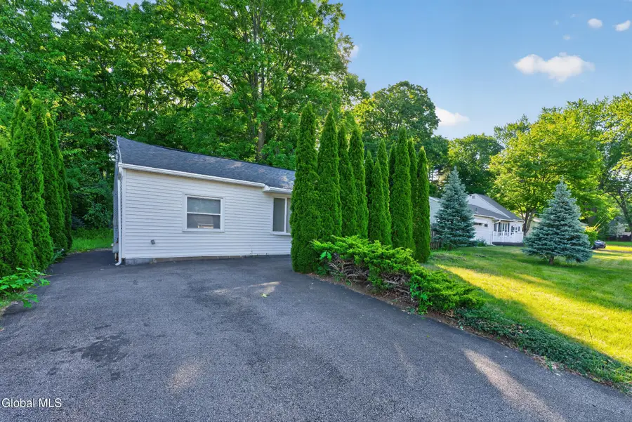 20 Winslow Drive, Colonie, NY 12309 - #2
