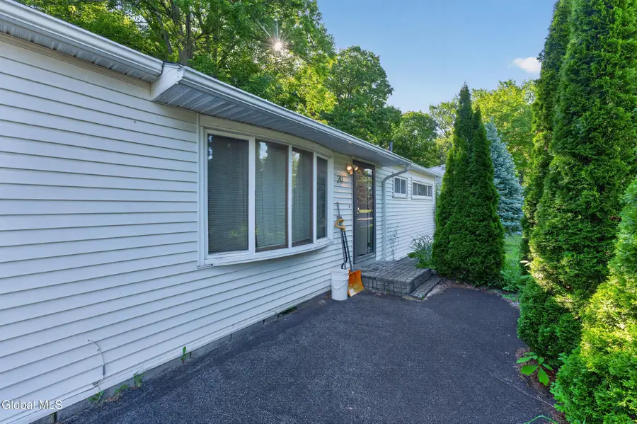 20 Winslow Drive, Colonie, NY 12309 - #3