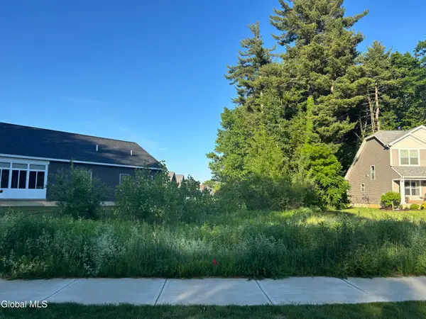 51 Vettura Court, Malta, NY 12020