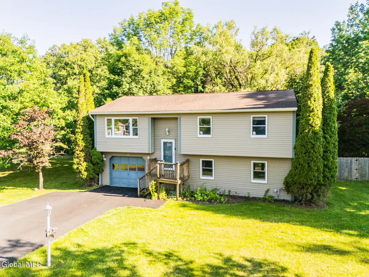 6 Chesterwood Court, Ballston Spa, NY 12020 - #1