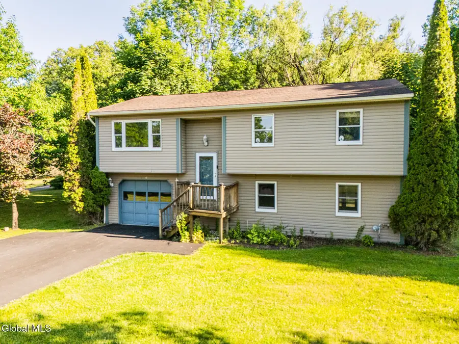 6 Chesterwood Court, Ballston Spa, NY 12020 - #2