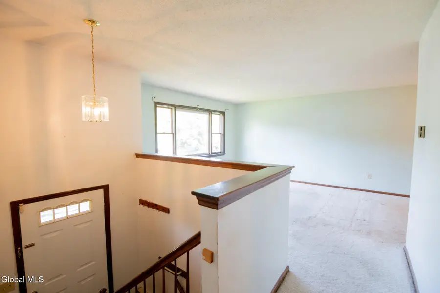 6 Chesterwood Court, Ballston Spa, NY 12020 - #3