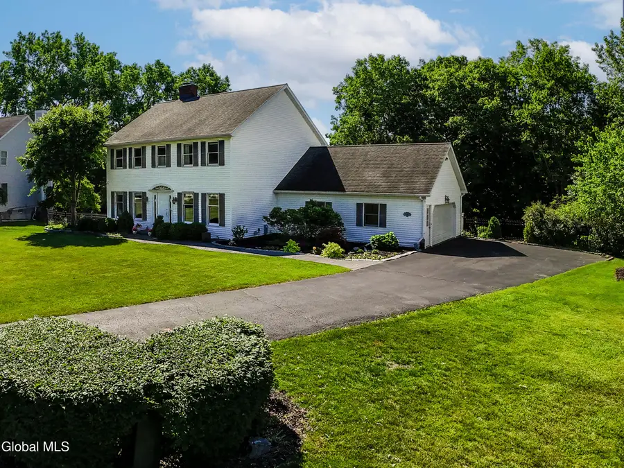 14 Edgewater Court, Watervliet, NY 12189 - #2