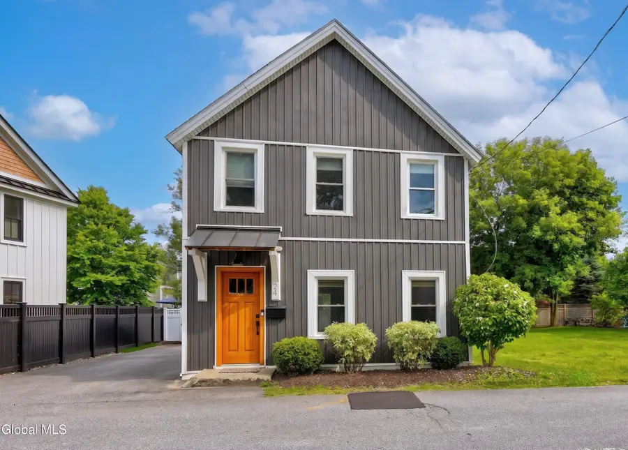 24 Diamond Place, Saratoga Springs, NY 12866 - #2