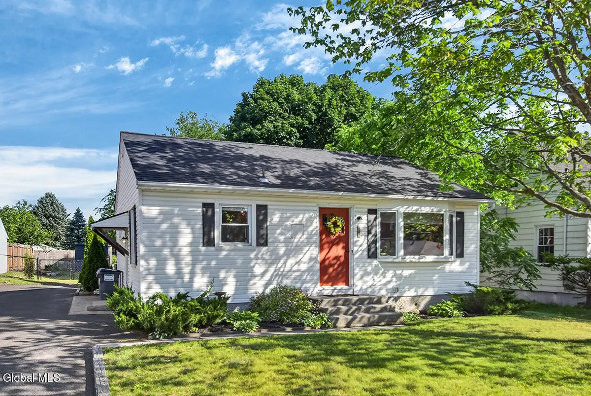 28 Smith Avenue, Colonie, NY 12205 - #1