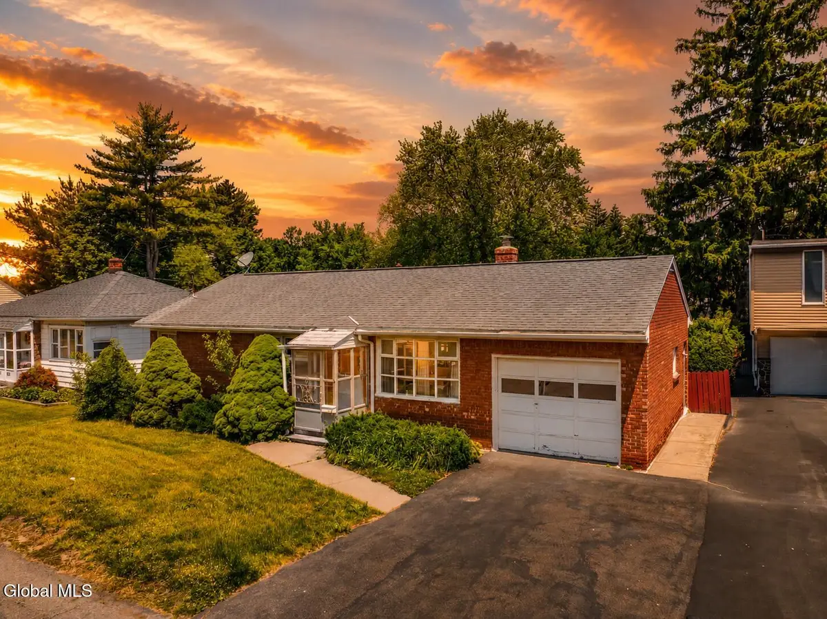 9 Garden Avenue, Albany, NY 12203 - #1