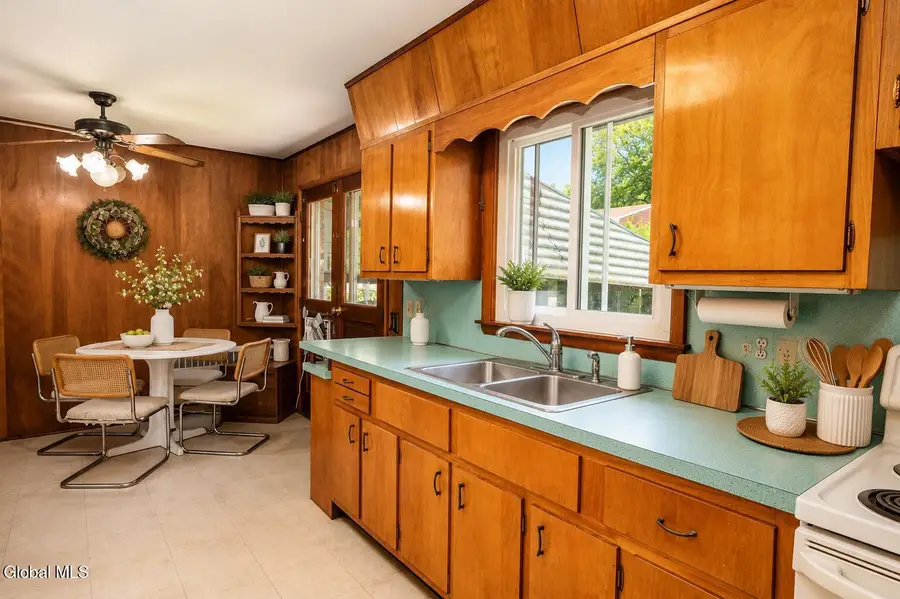 9 Garden Avenue, Albany, NY 12203 - #3
