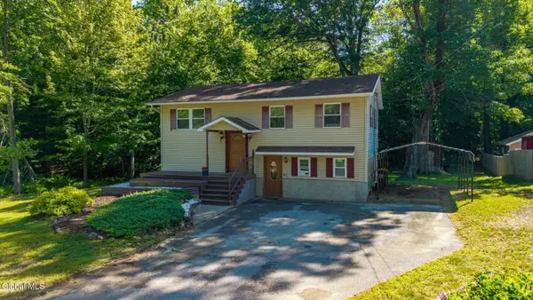 11 Greybirch Trail, Ballston Spa, NY 12020
