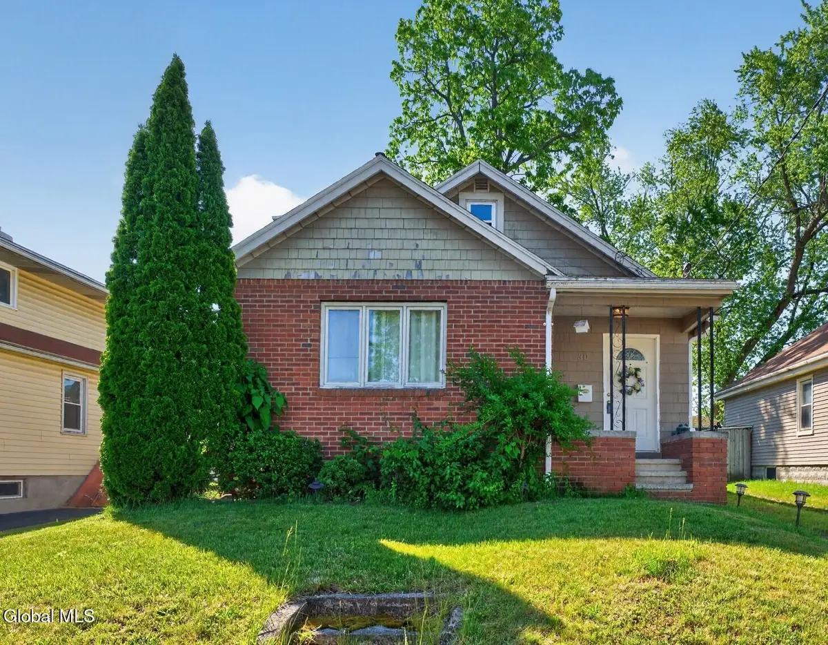 30 Fern Avenue, Colonie, NY 12205 - #1
