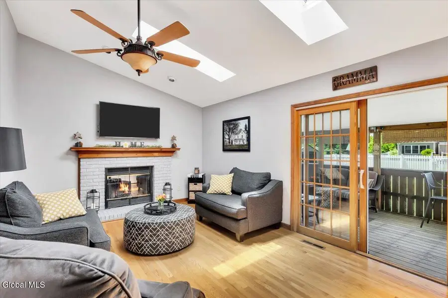 5 Zermatt Drive, North Greenbush, NY 12198 - #2