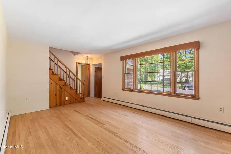 8 Oak Drive, Guilderland, NY 12203 - #2