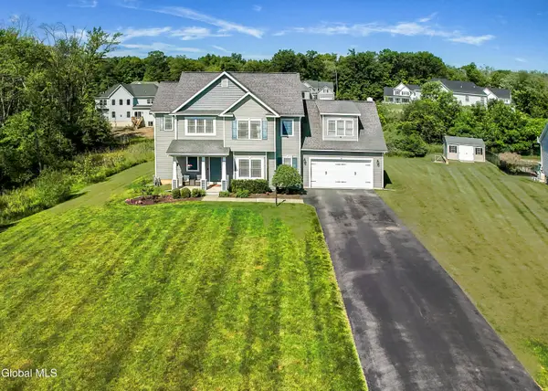 8 Harvester Way, Ballston, NY 12019