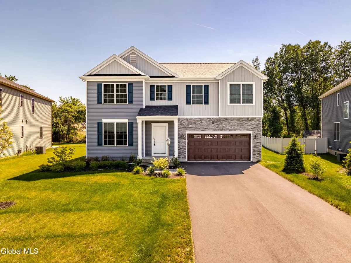 27 Wheatfield Way, Mechanicville, NY 12118 - #1