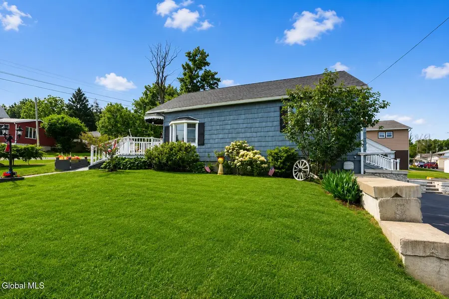 2 Neptune Street, Hampton Manor, NY 12144 - #3