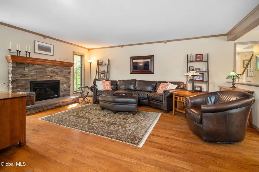 819 Via Marchella, Guilderland, NY 12303 - #3