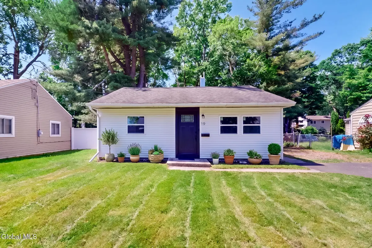 19 Harriet Street, Colonie, NY 12205 - #1