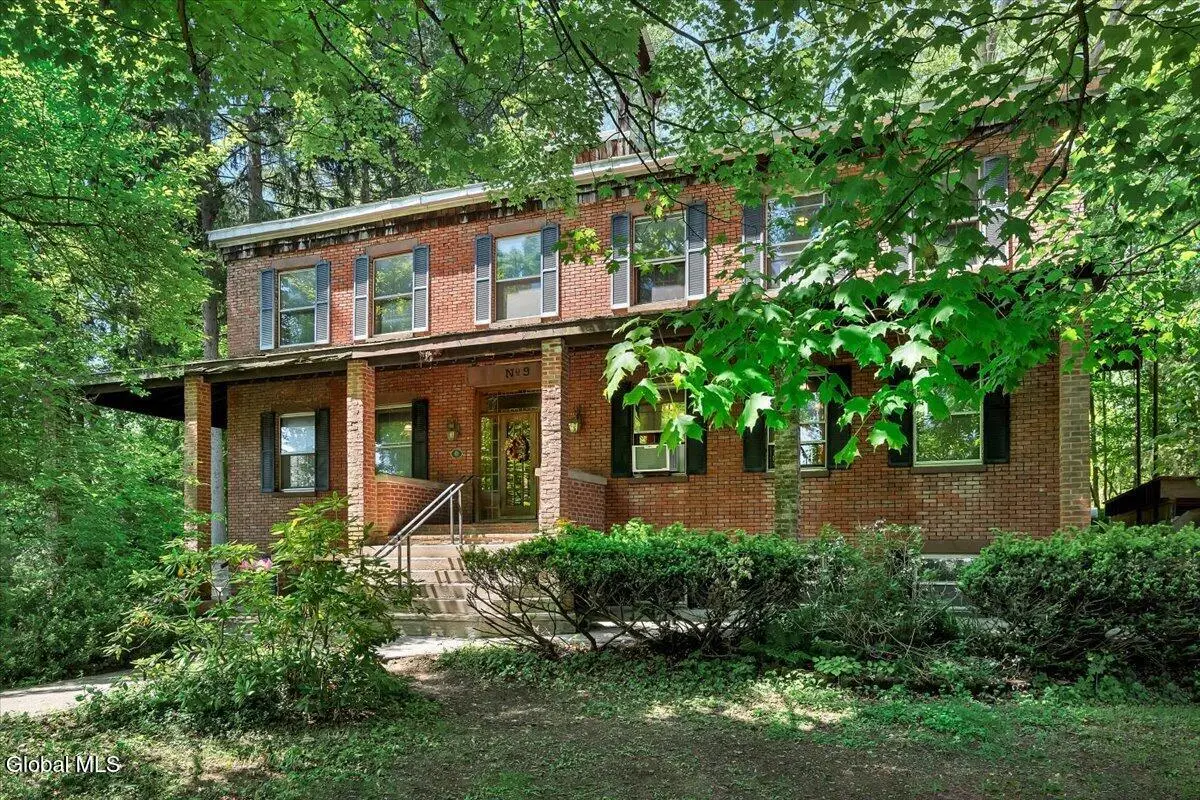 962 Main Street, Clifton Park, NY 12065 - #1