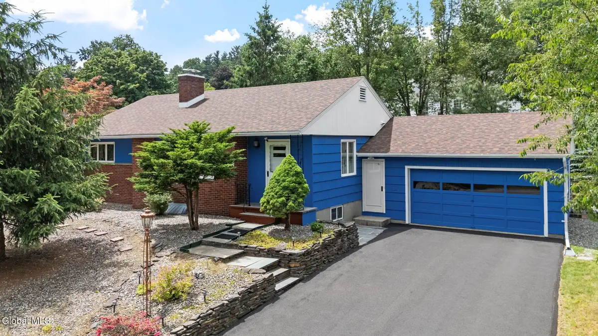 15 Southern Drive, Latham, NY 12110 - #1