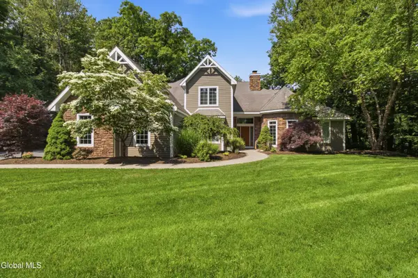 12 Thoroughbred Drive, Schodack, NY 12061