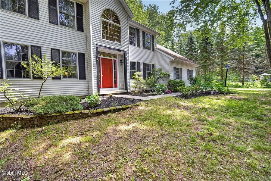 7 Brookview Court, Halfmoon, NY 12065 - #3