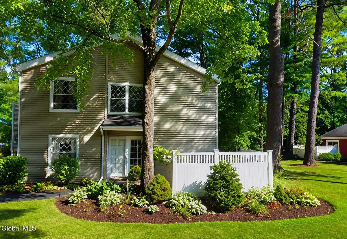 7 Spruce Court, Bethlehem, NY 12054 - #1